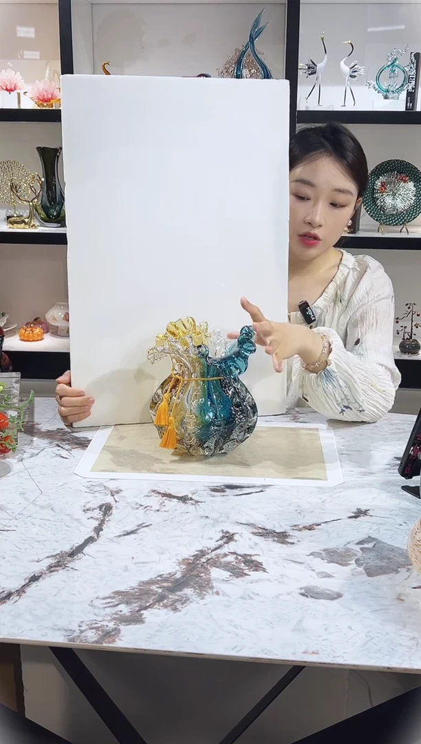 琉璃钱袋造型花瓶