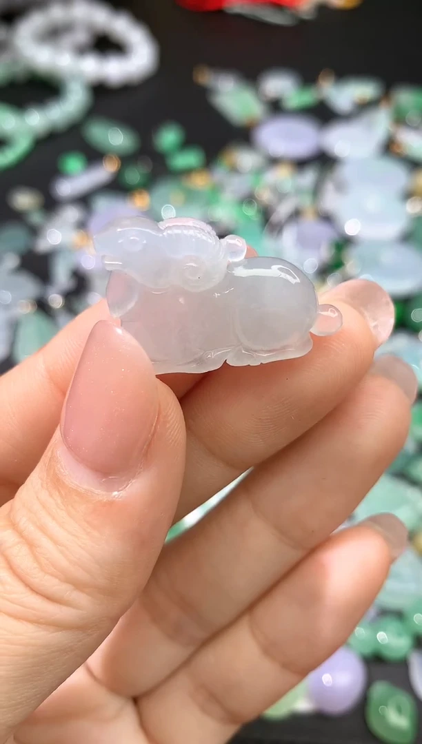 颈饰未镶嵌翡翠吊坠