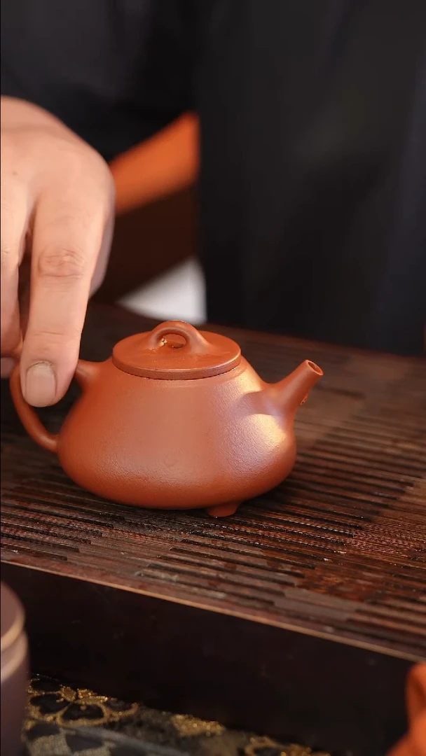 茶壶紫砂全手 大红袍 子冶石瓢 200cc