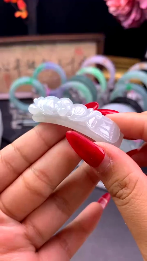 颈饰未镶嵌翡翠手牌