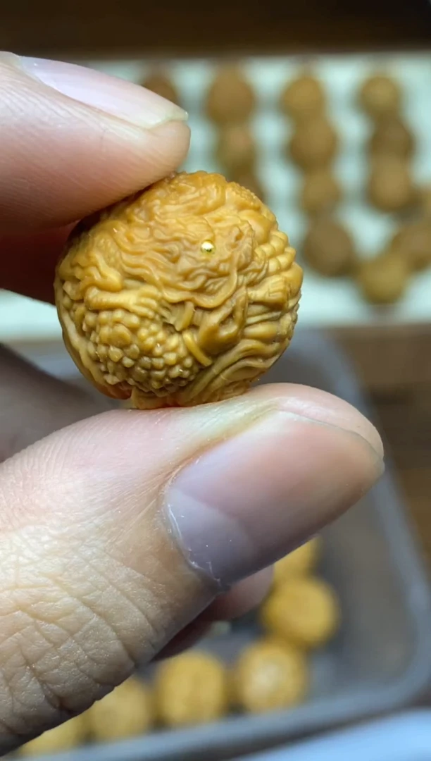 猴头核桃吊坠御龙金蟾