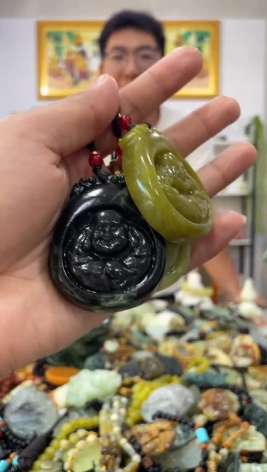 未镶嵌岫玉吊坠多样性发货发其中一件