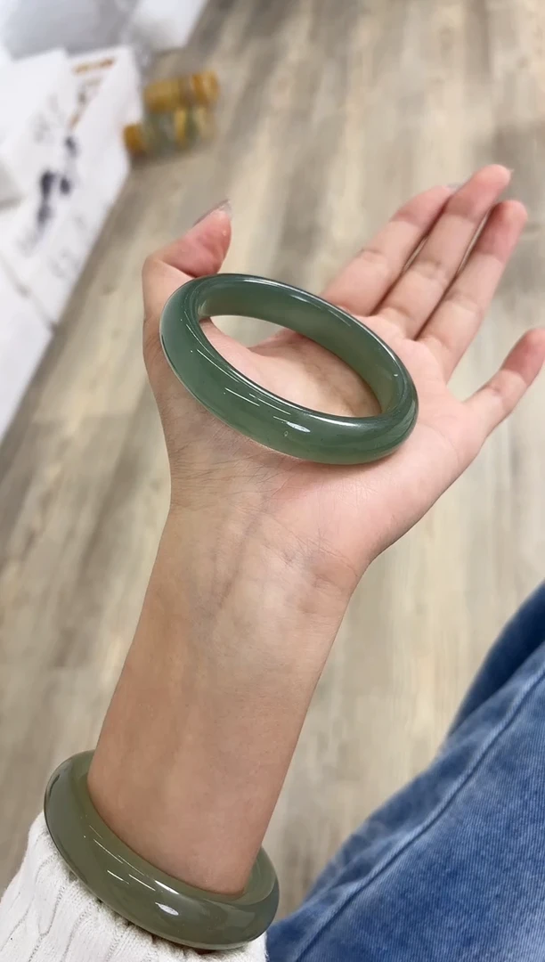 未镶嵌手镯石英质玉124-58D