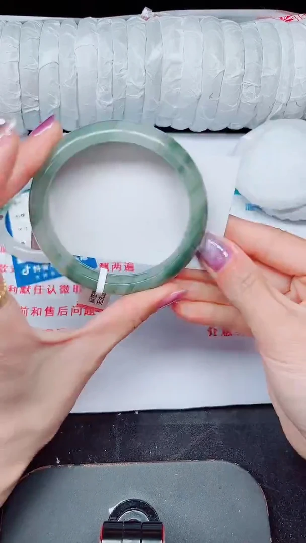 未镶嵌手镯石英质玉175-61/62