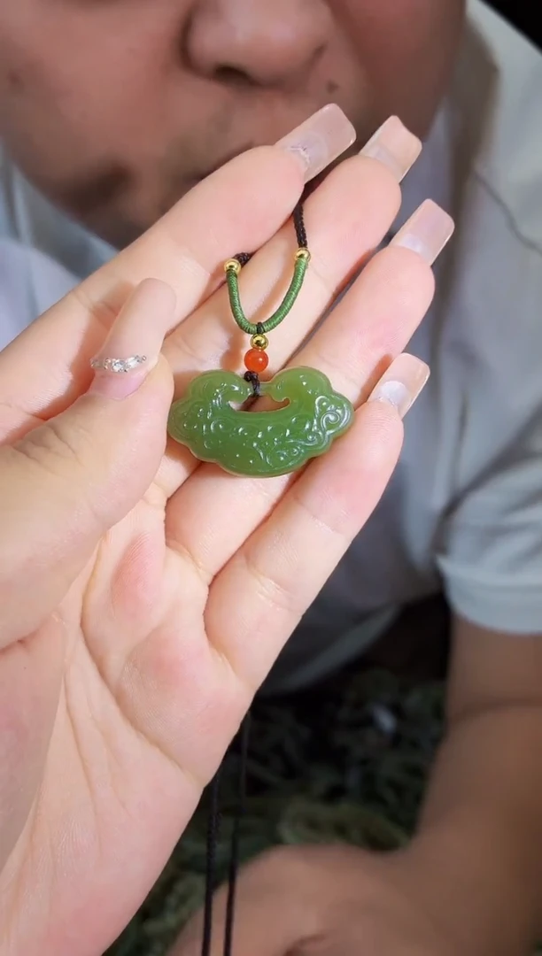 和田玉未镶嵌颈饰拍一发一