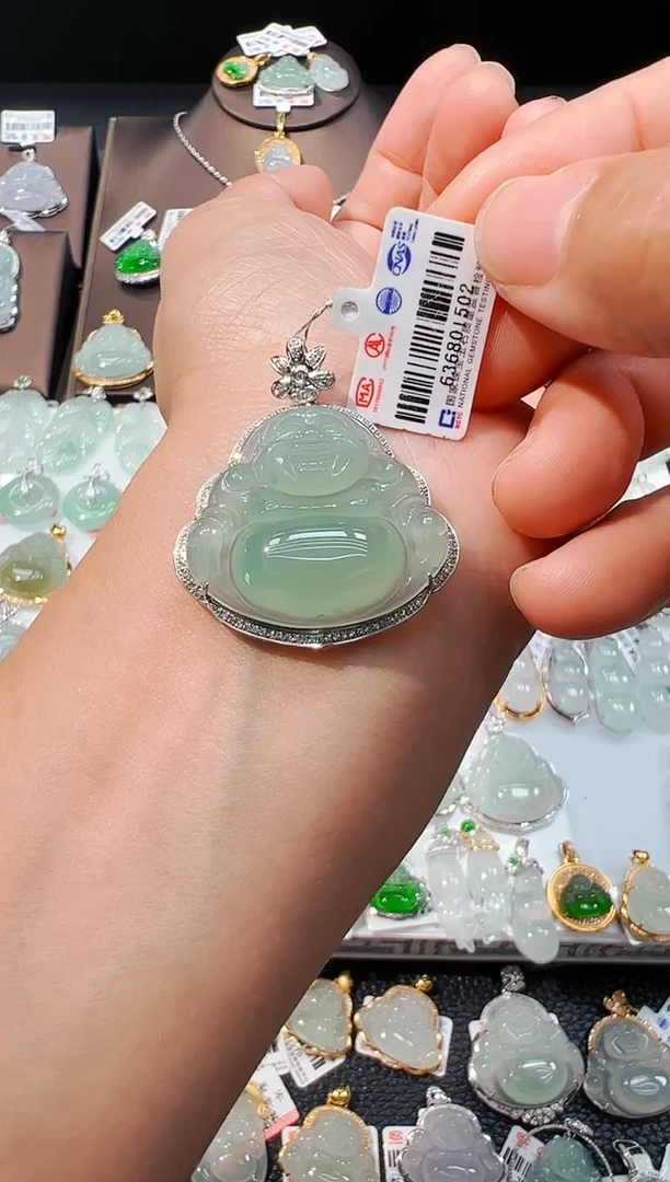 吊坠(不含链)18K金镶嵌翡翠佛公吊坠1502