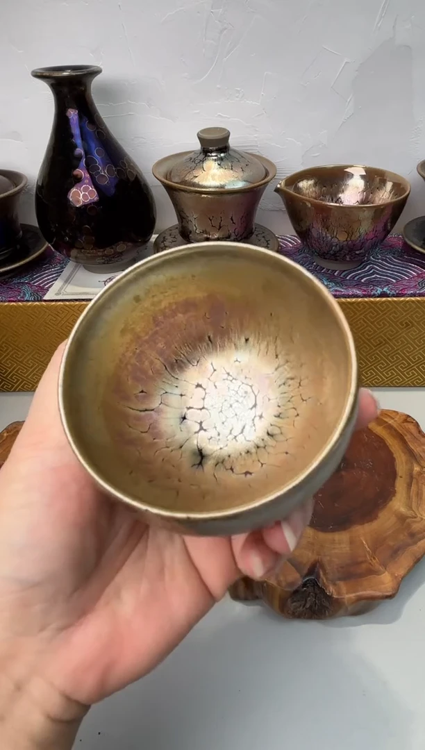 茶盏春申阁福利1只 金浮雕禅定