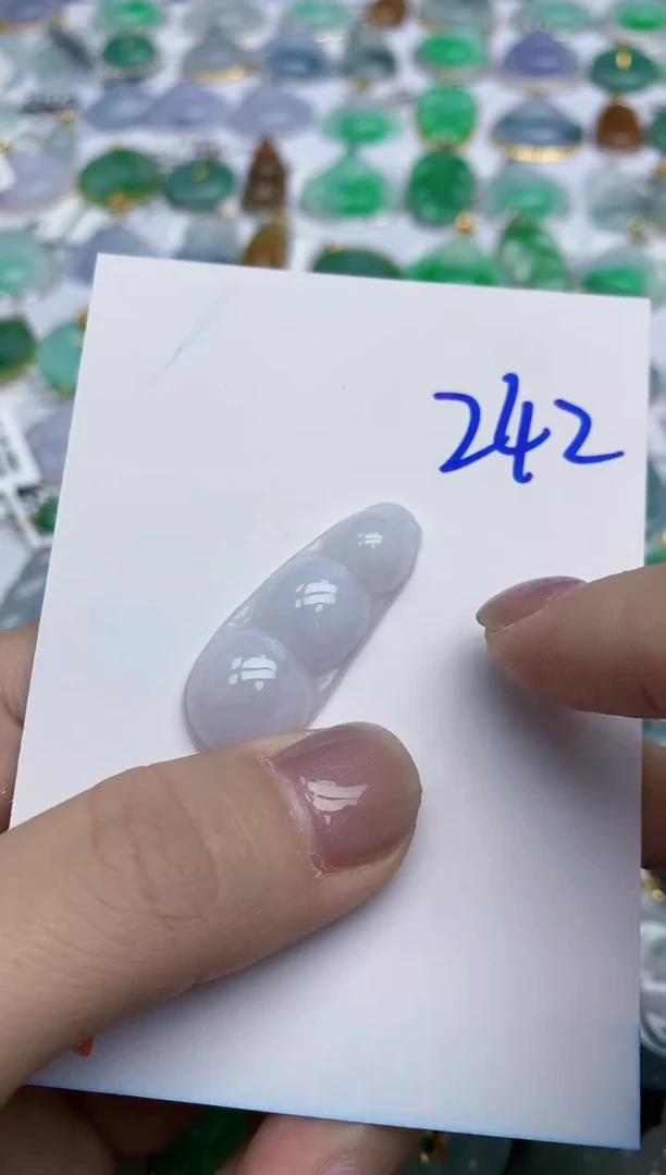 【闪购商品】翡翠颈饰未镶嵌天然翡翠A货