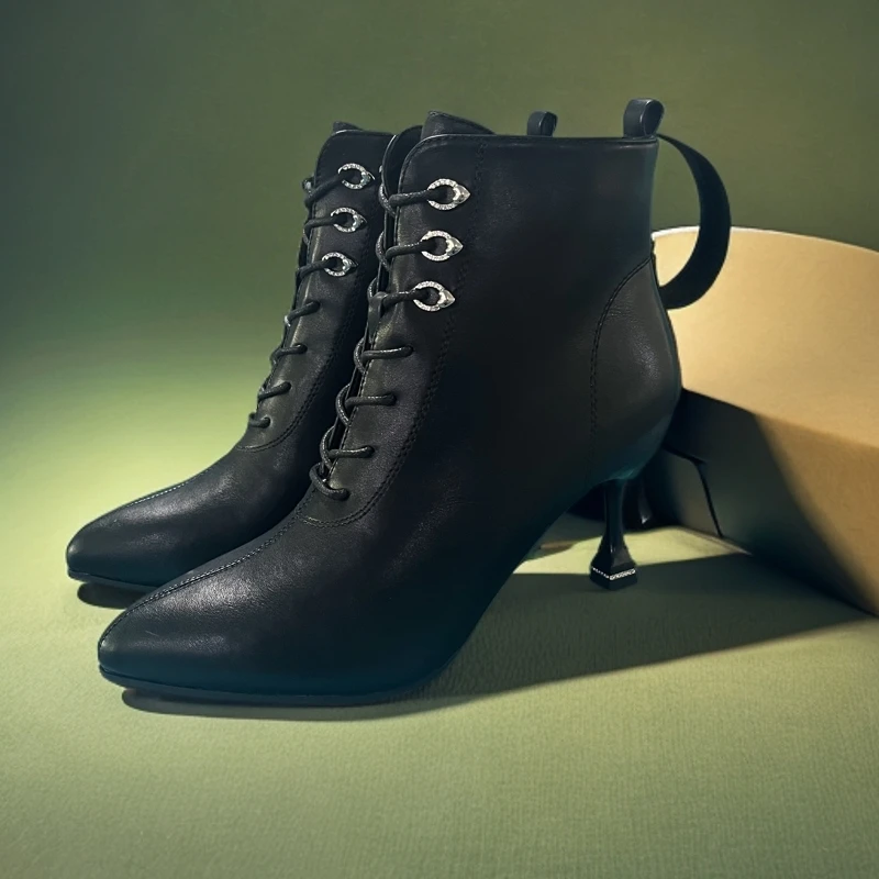 秋冬女士英伦风经典马丁靴6271-80853