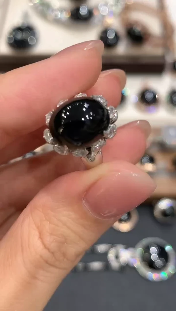 18K金镶嵌戒指翡翠q41