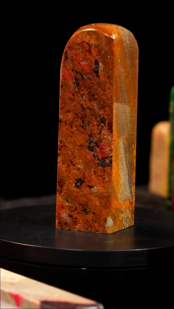 鸡血石田黄鸡血石