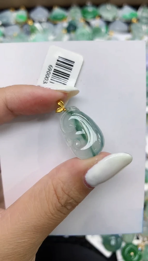 颈饰18K金镶嵌翡翠11111111111