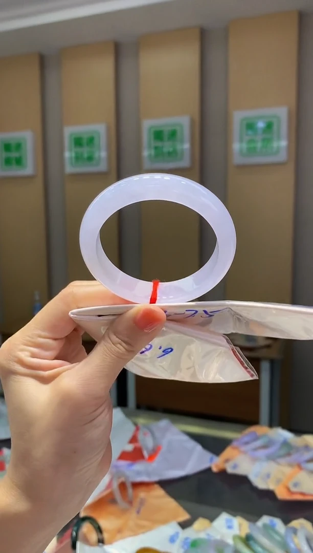 翡翠手镯未镶嵌-Q83圈口51.9*12.6*7.5