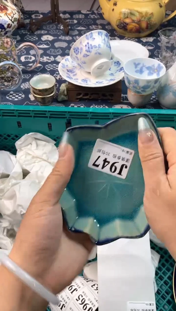 瓷片[○･｀Д´･ ○][○･｀Д´･ ○]