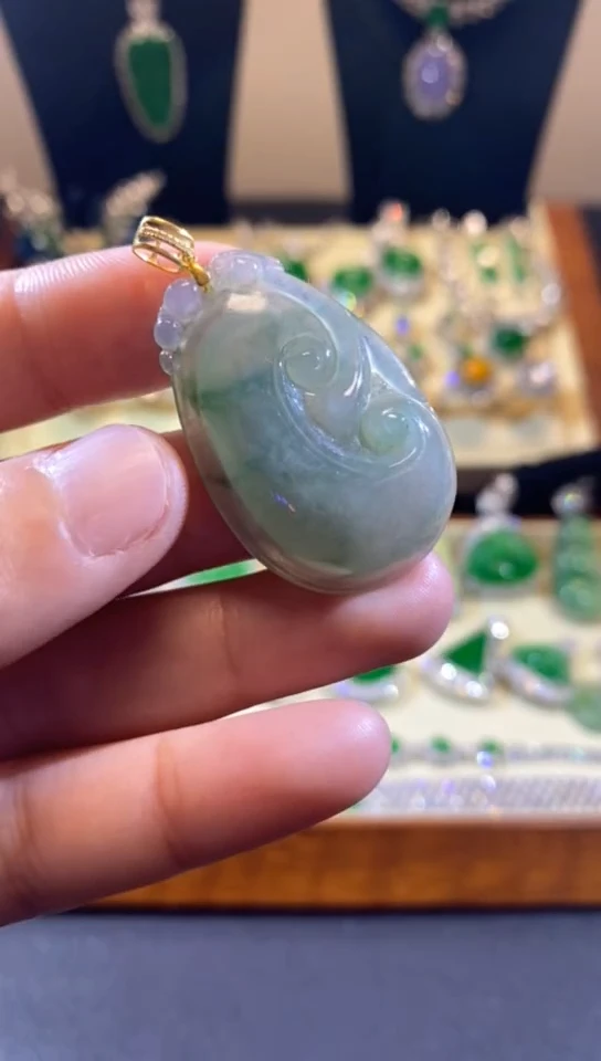 【闪购商品】翡翠吊坠(赠链)18K金镶嵌缅甸天然A货翡翠