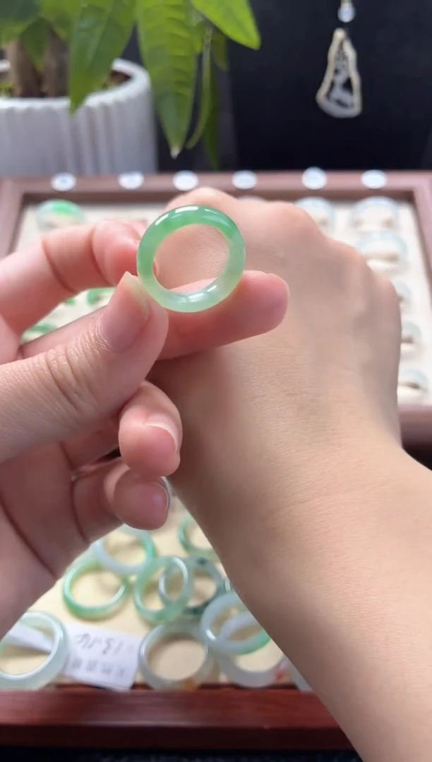 未镶嵌戒指翡翠圈口10