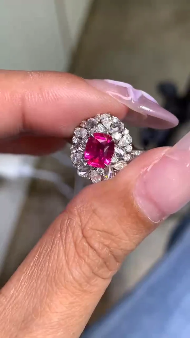 戒指彩色蓝宝石18K金镶嵌1.17CT
