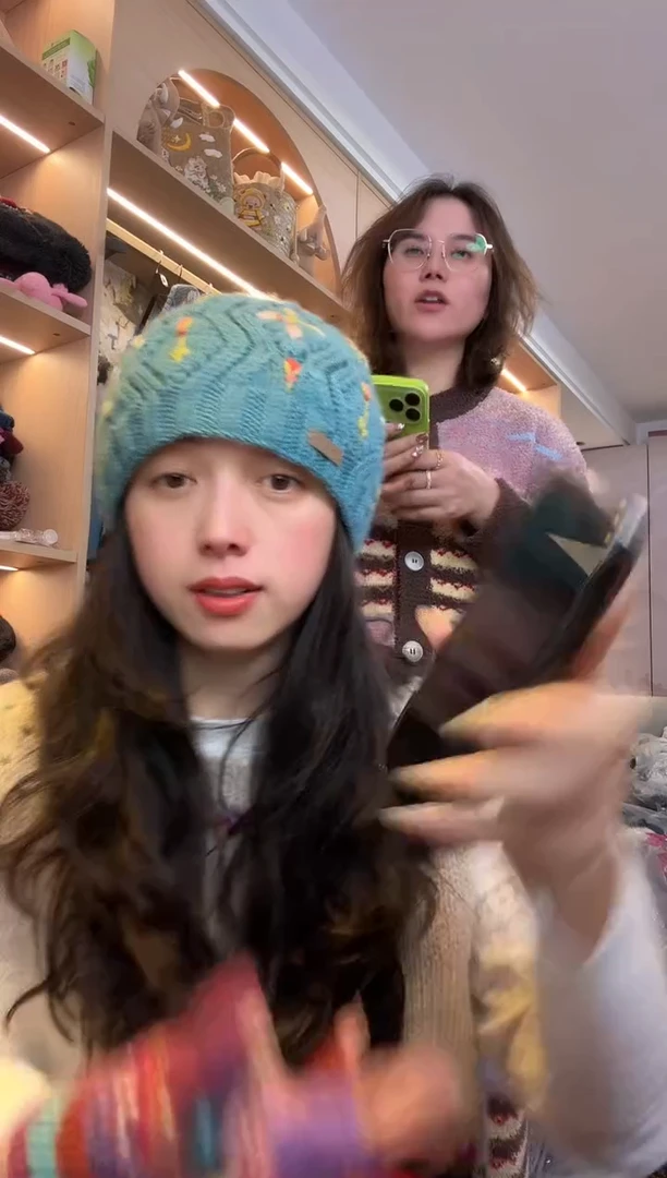 羊毛美利奴蓝色提花针织帽