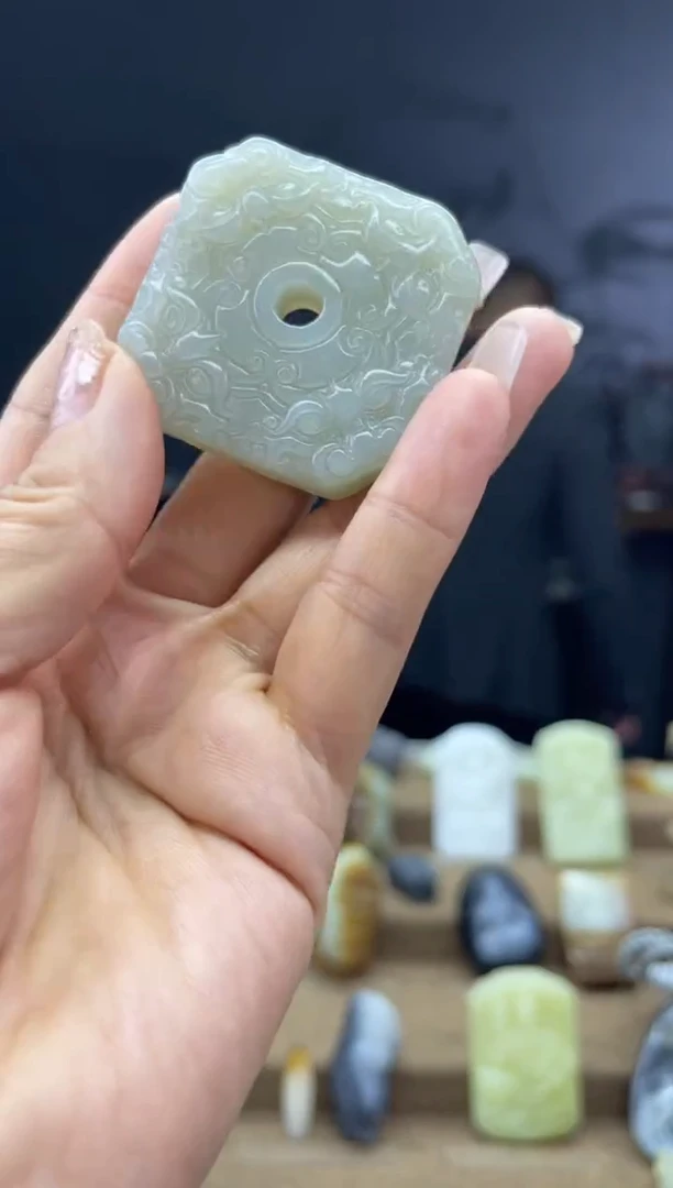 颈饰未镶嵌和田玉1