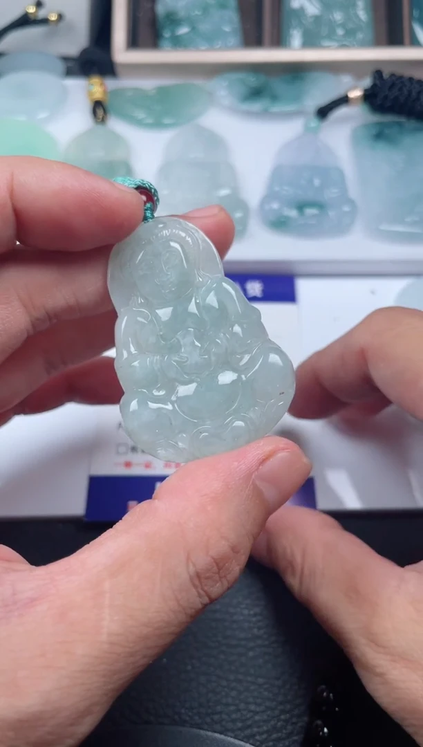 翡翠未镶嵌颈饰