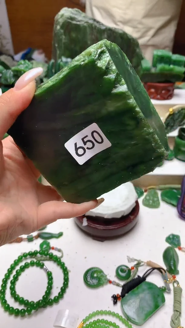 未镶嵌和田玉（碧玉）摆件1