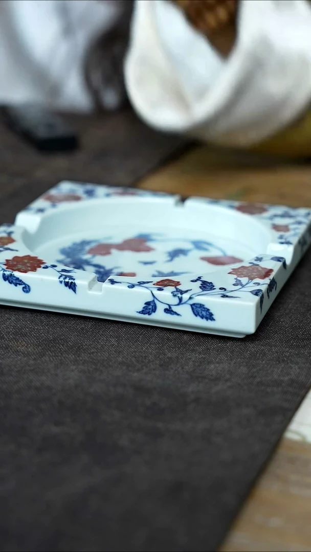 【闪购商品】/Y32青花釉里红烟灰缸