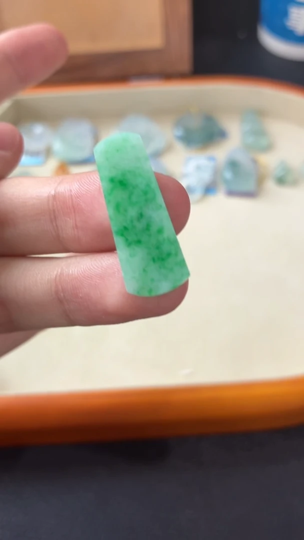 定制翡翠未镶嵌A411