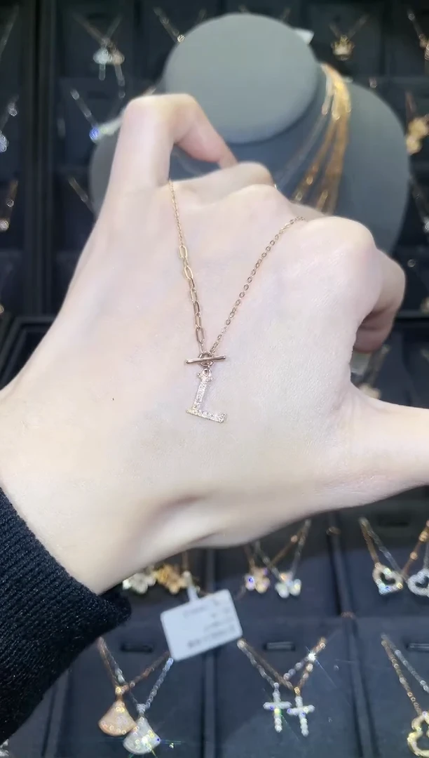 【闪购商品】钻石套链18K金镶嵌18K金玫 多人 字母L