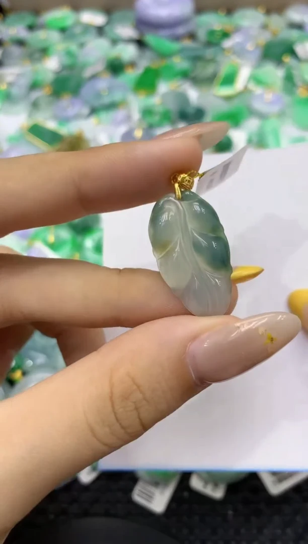 颈饰未镶嵌翡翠天然缅甸翡翠A货
