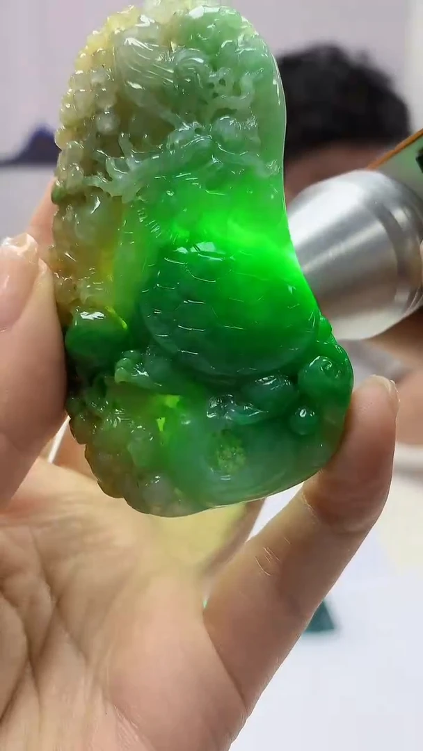 【闪购商品】定制翡翠未镶嵌4688ms-毛货143挂件