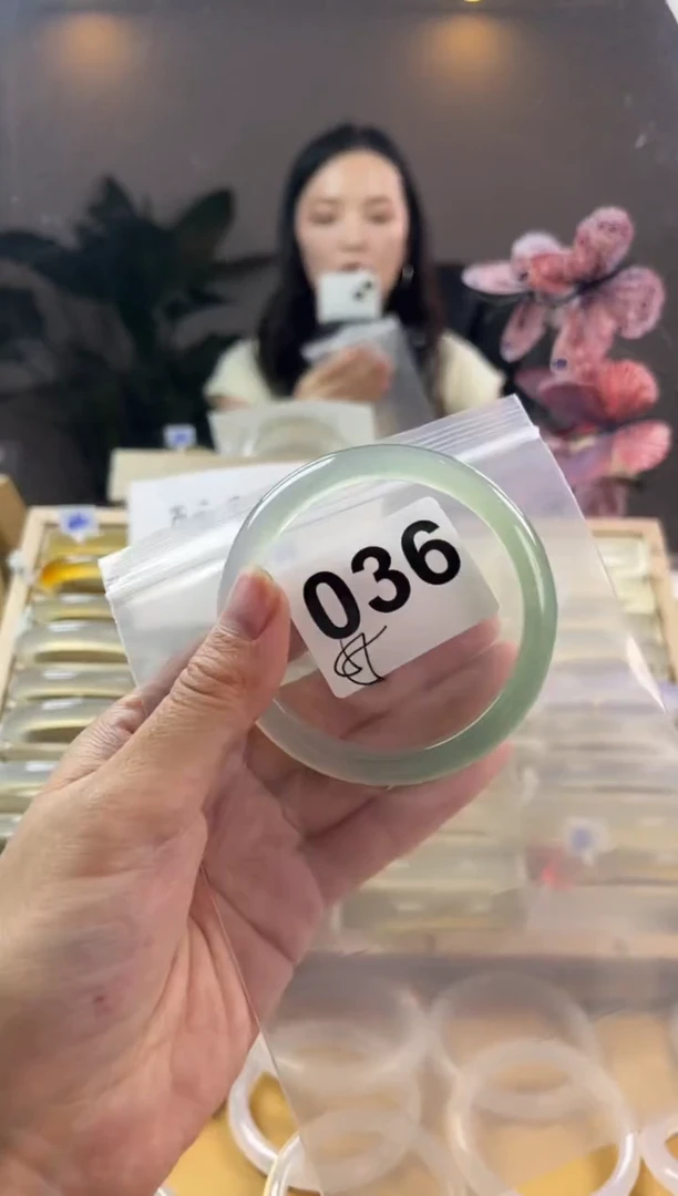 玛瑙/玉髓手镯未镶嵌036
