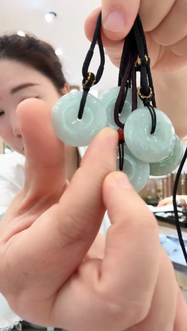 翡翠未镶嵌颈饰7平安扣多样性发一