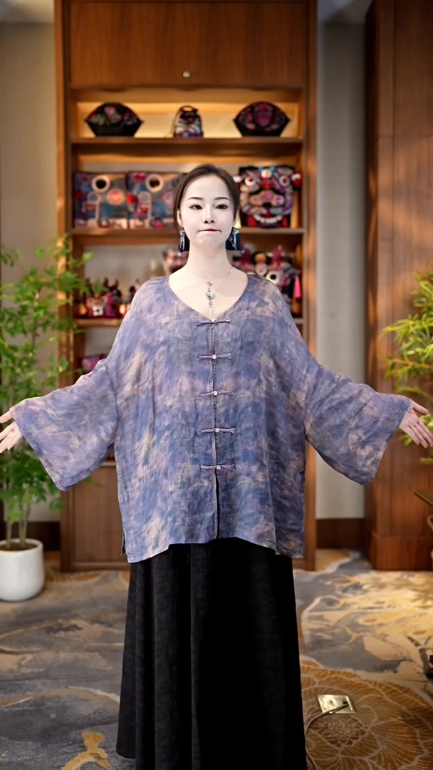 刺绣私人定制苗族手工衣服A9928