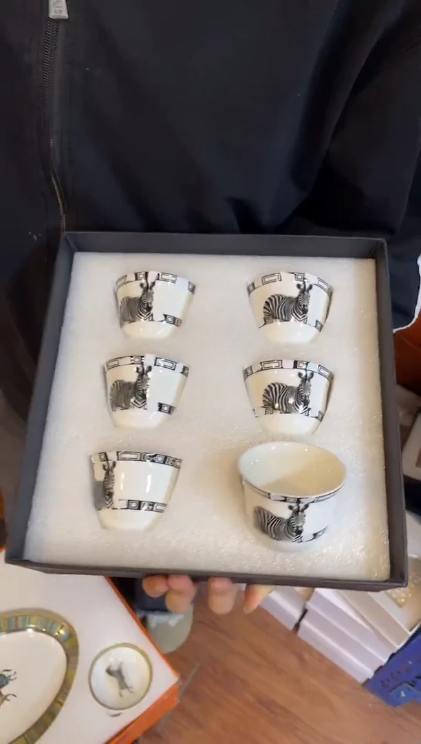 杯鸿辉家品牌瓷器，京东包邮！