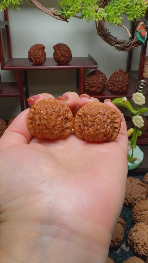【闪购商品】文玩核桃把件自留血麒麟货头尺寸36-