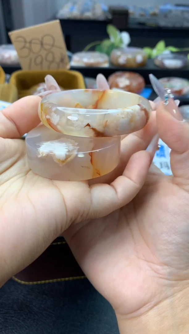 未镶嵌手镯石英质玉（53-54圈口）赠送镯心