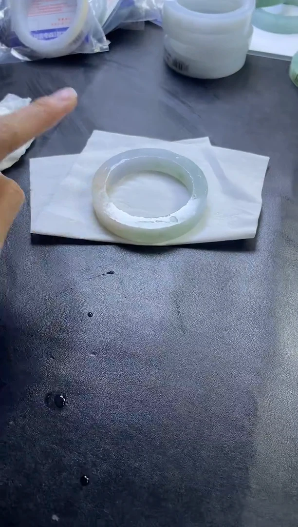 未镶嵌手镯定制翡翠?****?手镯