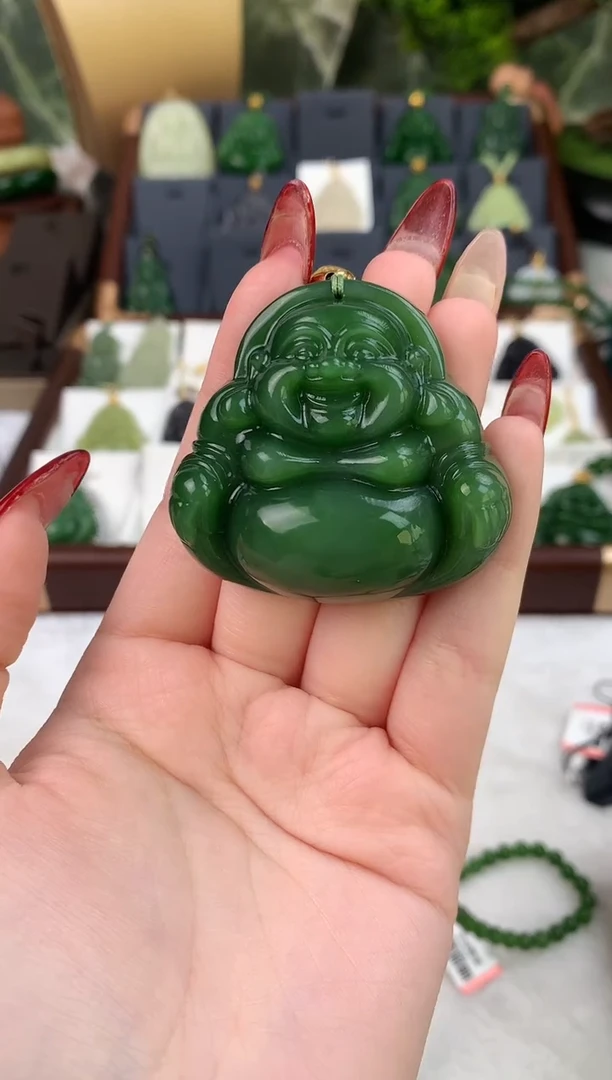 颈饰未镶嵌和田玉吊坠