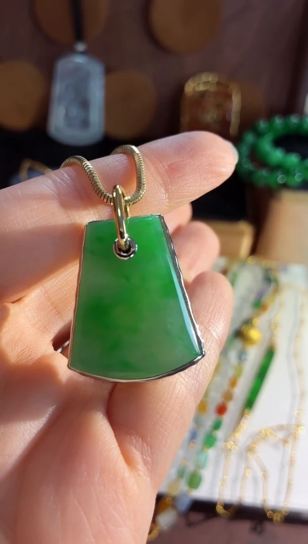 吊坠(不含链)18K金镶嵌翡翠吊坠