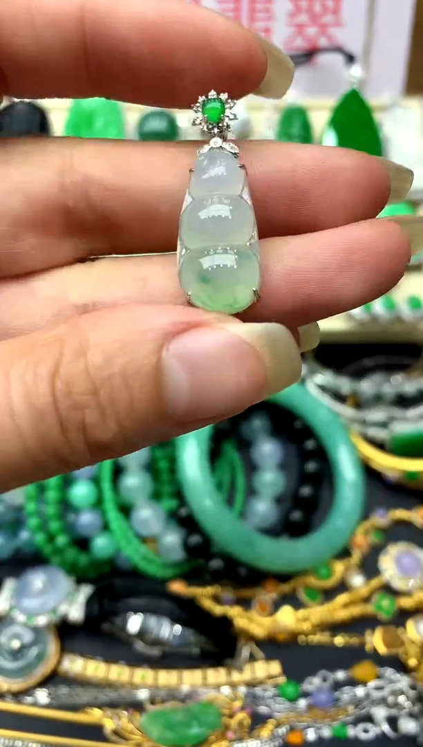 颈饰18K金镶嵌翡翠108-中国好珍宝