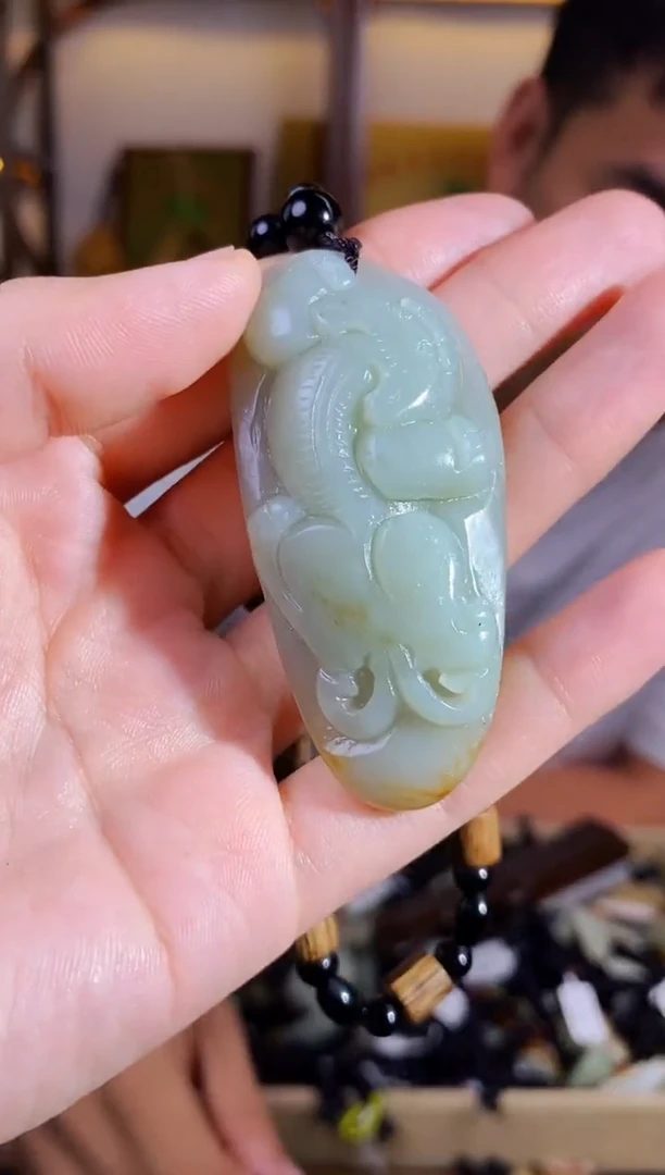 和田玉未镶嵌颈饰1