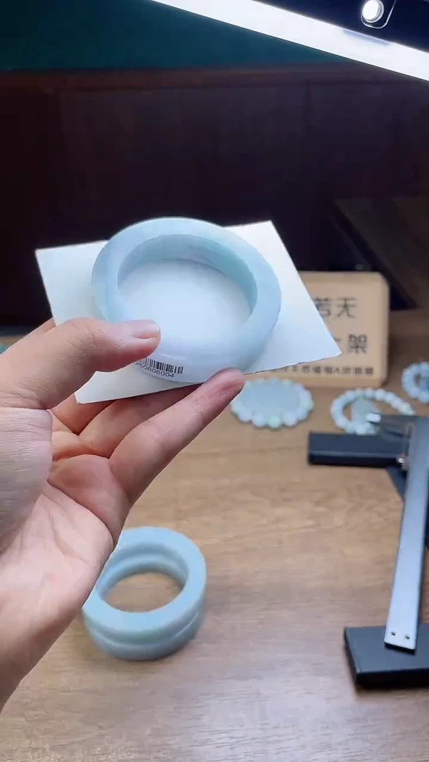 定制翡翠手镯未镶嵌定制