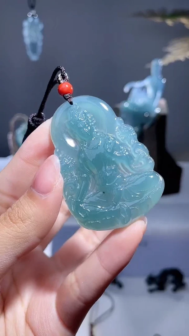 颈饰未镶嵌翡翠观音