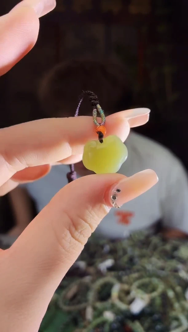 和田玉未镶嵌颈饰拍一发一