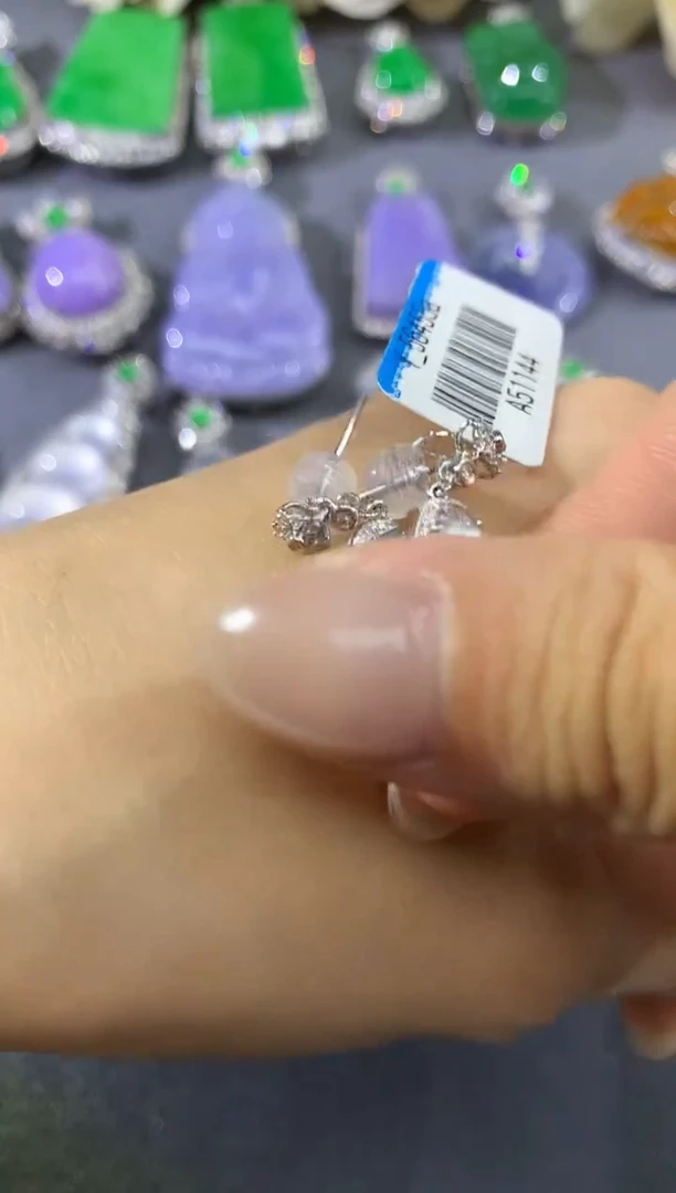 吊坠(不含链)18K金镶嵌翡翠A20多样性发其一