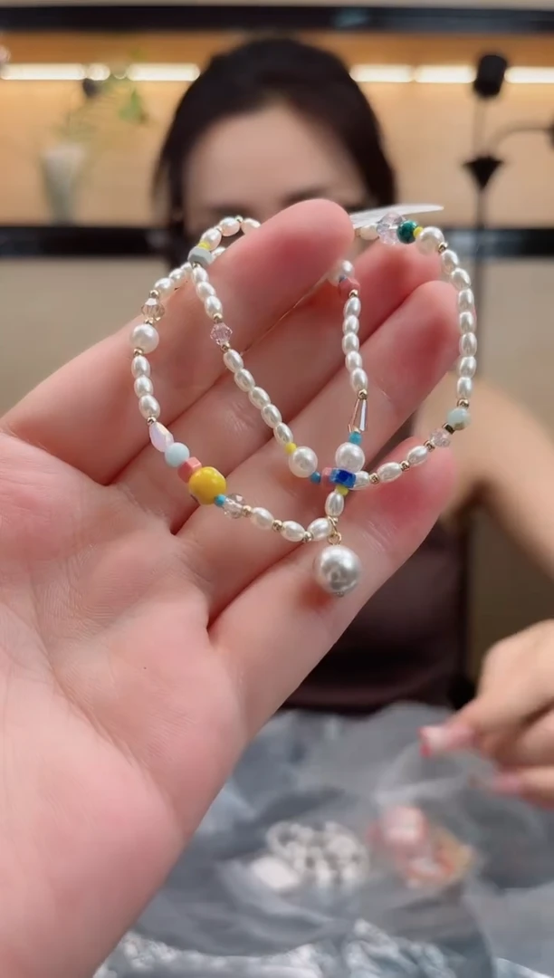 颈饰未镶嵌水晶默认微瑕，介意勿拍！