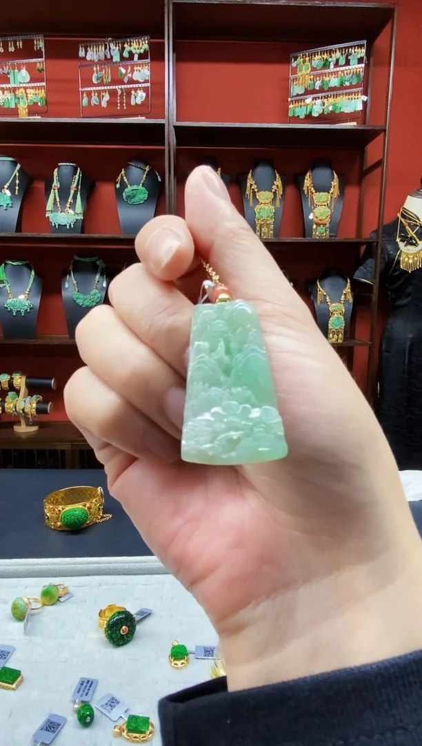 颈饰未镶嵌翡翠吊坠