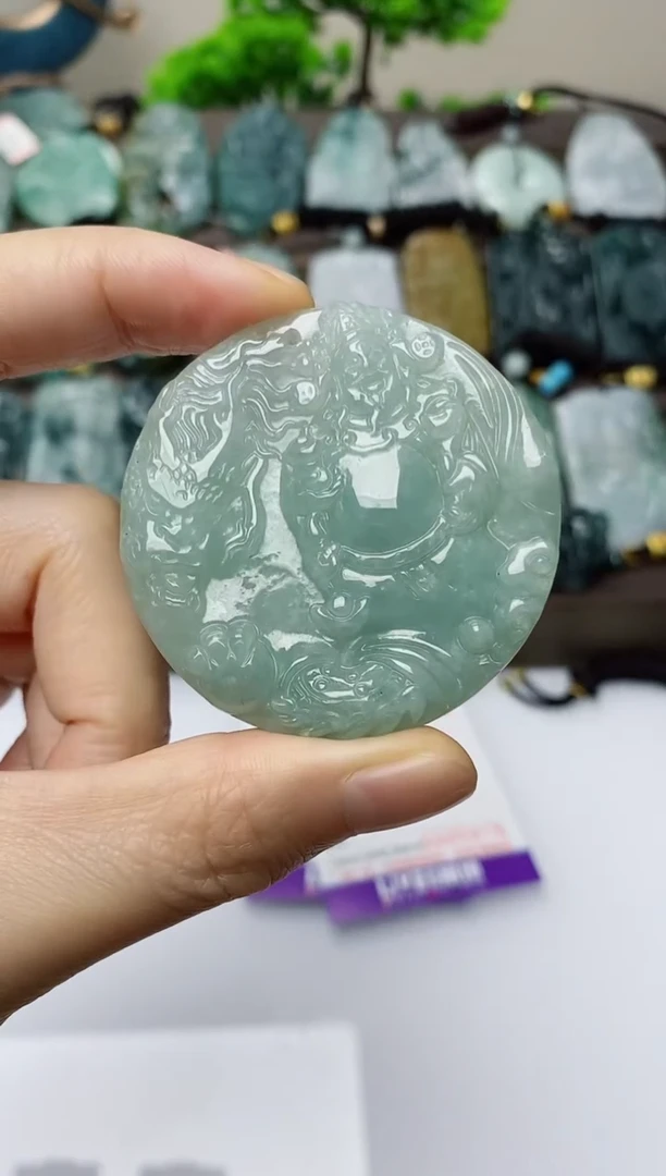 翡翠未镶嵌颈饰