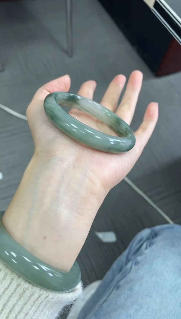 未镶嵌手镯石英质玉微瑕306