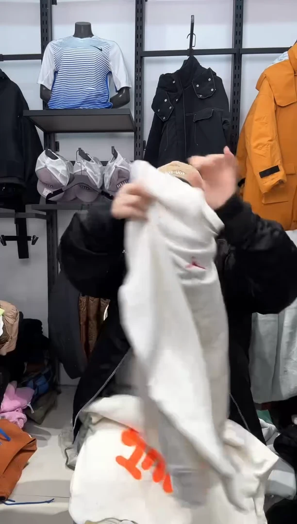 2343编码  瑕疵直播间过款为准 尺码M